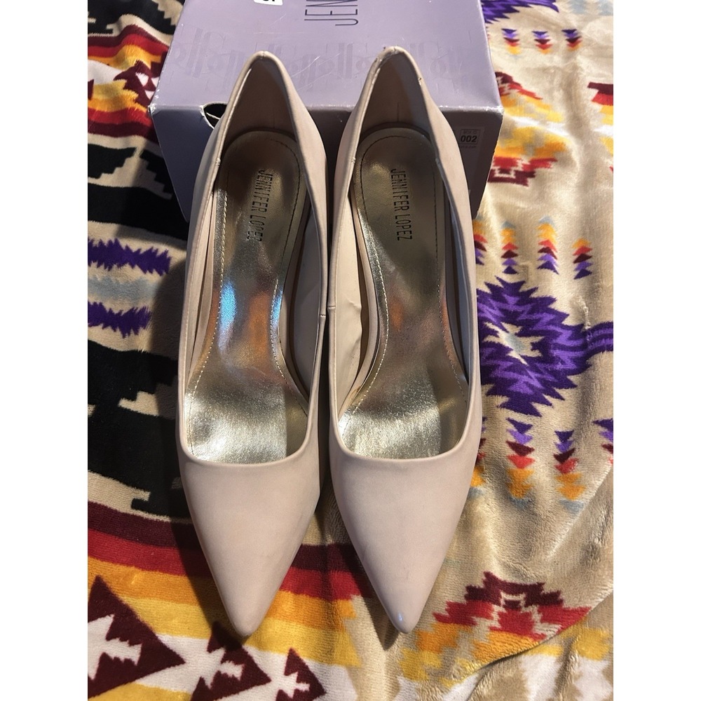 Jennifer Lopez Heels! Size 10! Womens! Beige! Nude!